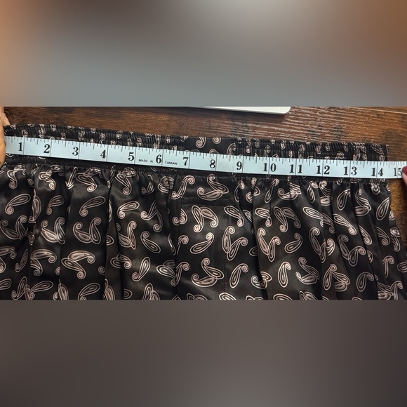 Intimo Black and White Silk Paisley Boxers - Picture 9 of 10